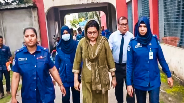 কেক কাটার মামলায় আওয়ামী লীগের সাবেক এমপির স্ত্রীসহ দুই নেত্রী কারাগারে