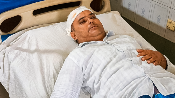 মসজিদ নির্মাণের বিরোধে ছয়জনকে কুপিয়ে জখম