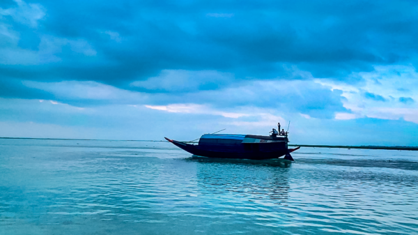বর্ষার জলে হারিয়ে যেতে চাইলে, চলে যান নিকলী-মিঠামইনের হাওরে